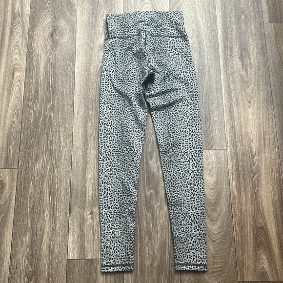 Sweaty Betty Leopard Leggings - Picture 2 of 4